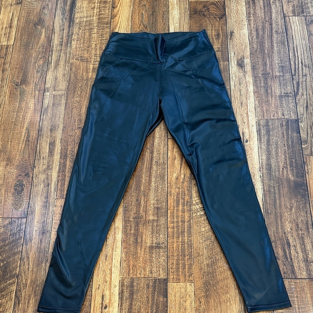 Faux leather leggings S New - Picture 2 of 6